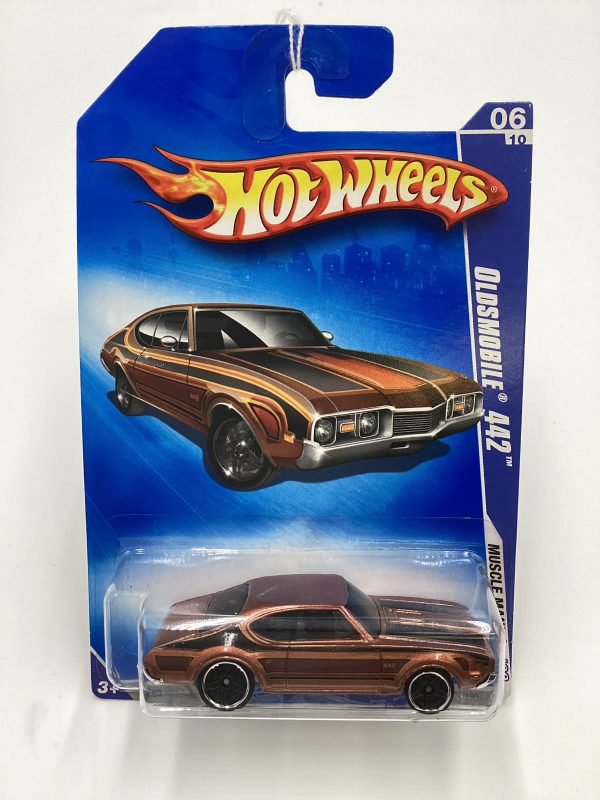 2009 Hot Wheels #082 Olds 442 Brown 54H Fashion