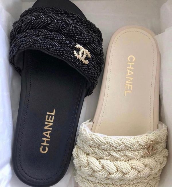 Chanel Pearl & Lambskin Woven Mule Slides (Black) For Sale